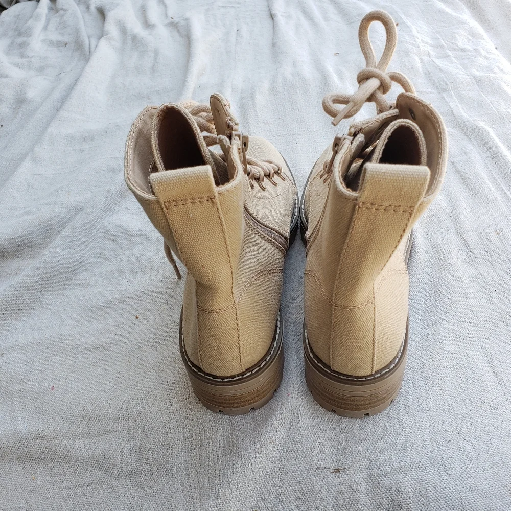 Women’s Canvas Combat Boots Size 8.5 Beige Lace-Up Side Zip Block Heel Casual - Picture 4 of 6